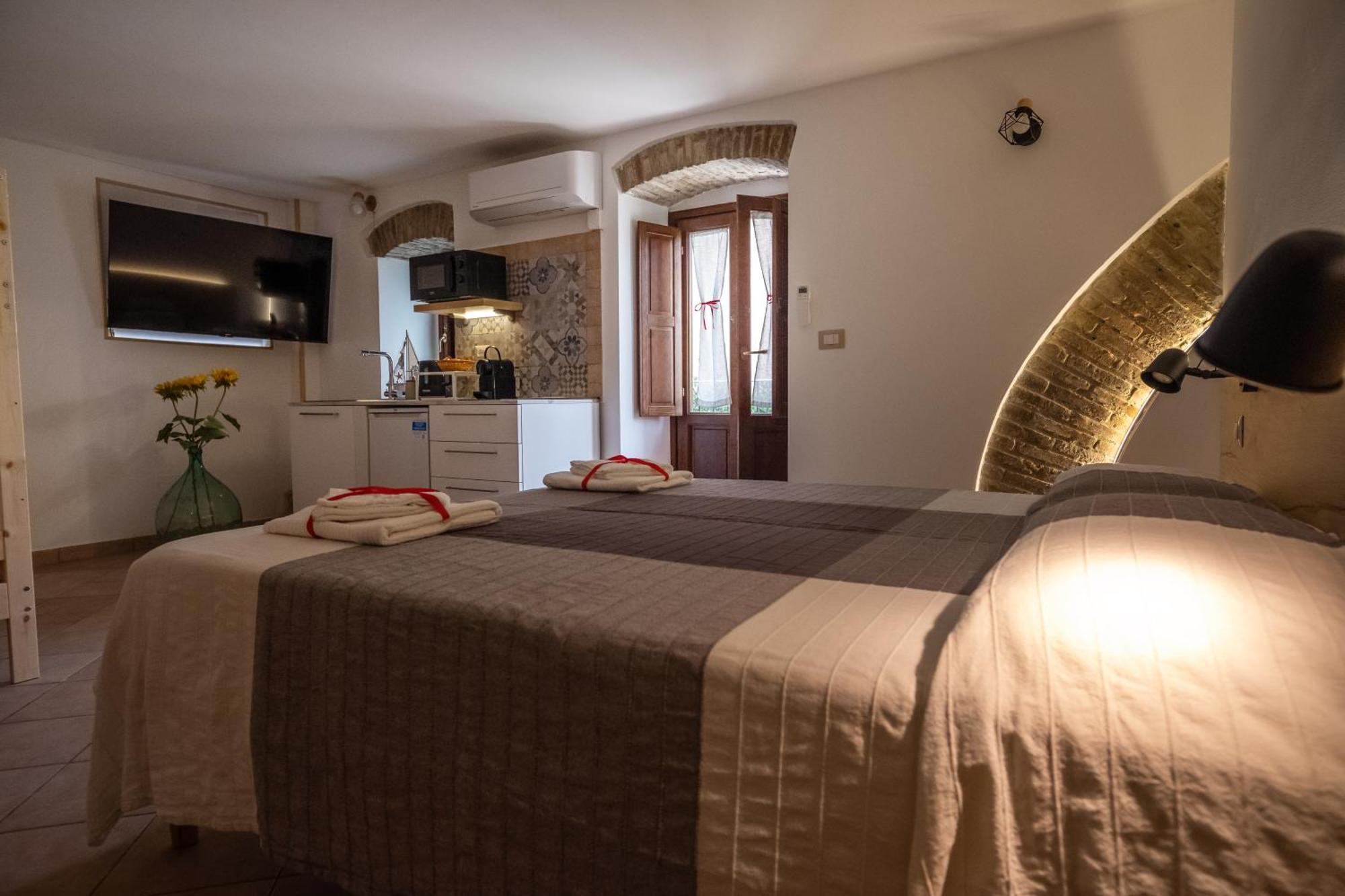 B&B La Suite Milazzo Exterior foto
