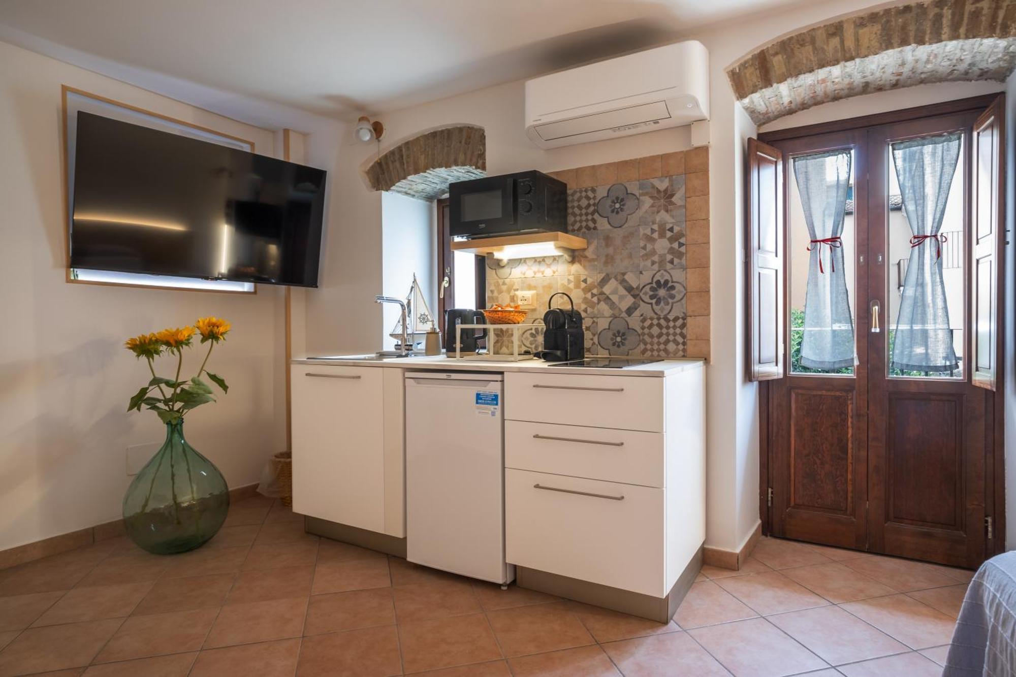 B&B La Suite Milazzo Exterior foto